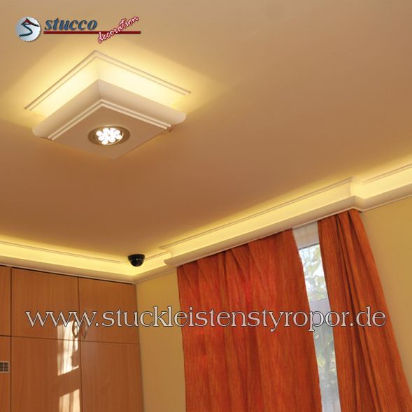 Wohnidee mit Stuckleisten und LED Strips für indirekte Beleuchtung: Stuckleiste München 205 und LED Strips 