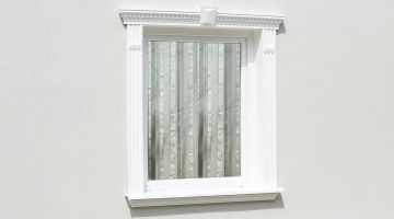 unbeschichtetes Fassadenprofil mit Schlusssstein