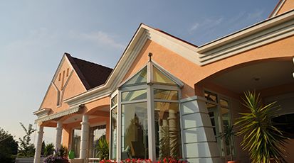 Dachgesims an Hausfassade