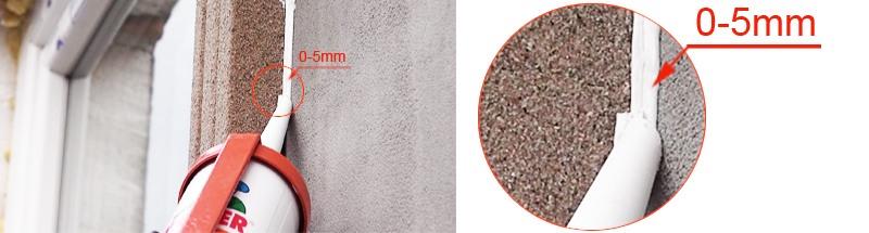 Abstand zwischen Hausfassade und Zierprofil mit Styroporkleber auffüllen