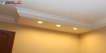 Deckenleuchte mit LED Spotlampen Direkte Beleuchtung mit LED Spotlampen