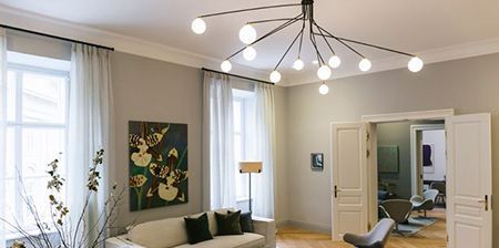 Stuckleisten für den Übergang von der Wand zur Decke Stuckleisten für den Übergang von der Wand zur Decke