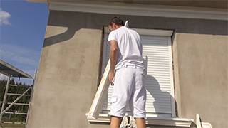 Laibungsprofil mit Gehrungsschnitt auf linker Fensterseite anbringen