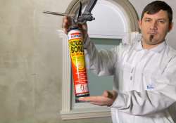 Soudal PU-Kleber zum Ankleben der Zierleisten verwenden.