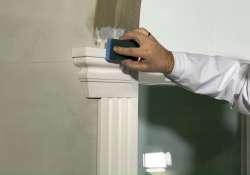 Die überschüssige Beschichtungsmasse gleich anschließend entfernen.