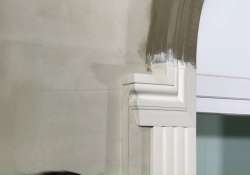 Die Beschichtungsmasse in den Stoßfugen trocknen lassen.