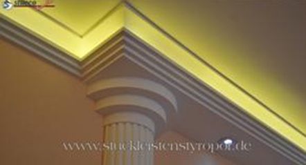 Wandbeleuchtung mit LED Spots und Stuckleisten Wandbeleuchtung mit LED Spots und Stuckleisten