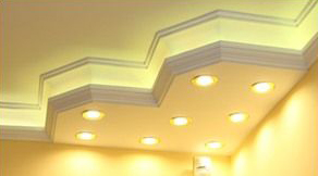 Deckenlampen für kleine Räume mit Styroporstuck und LEDs