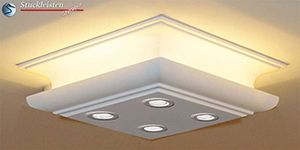 Warmweißer LED-Strip und warmweiße LED-Spots in der Design Stucklampe Augsburg 304/205 