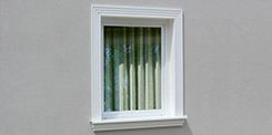 Stuck Fensterumrandung und Fensterstuck mit stoßfest beschichteten Styroporleisten
