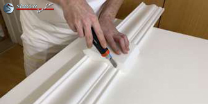 Styropor Stuckleisten lassen sich leicht mit einem Cuttermesser kürzen