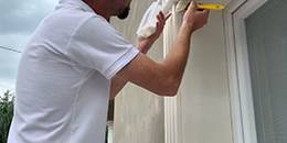 verdünnte Beschichtungssmasse mit einem Pinsel auftragen