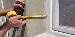 Laibungstiefe an mehrere Stellen abmessen