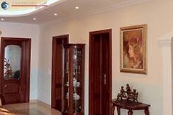 Herrschaftlich Wohnen – Wohnidee mit Stuckdecke und LED Beleuchtung